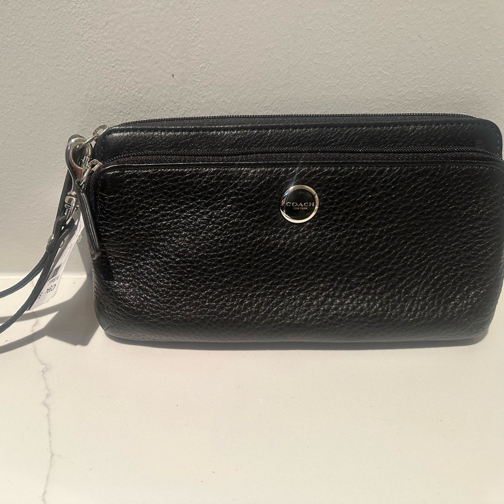 NWT Coach Lg. Wristlet Black Pebbled Leather w/ 2 compartment